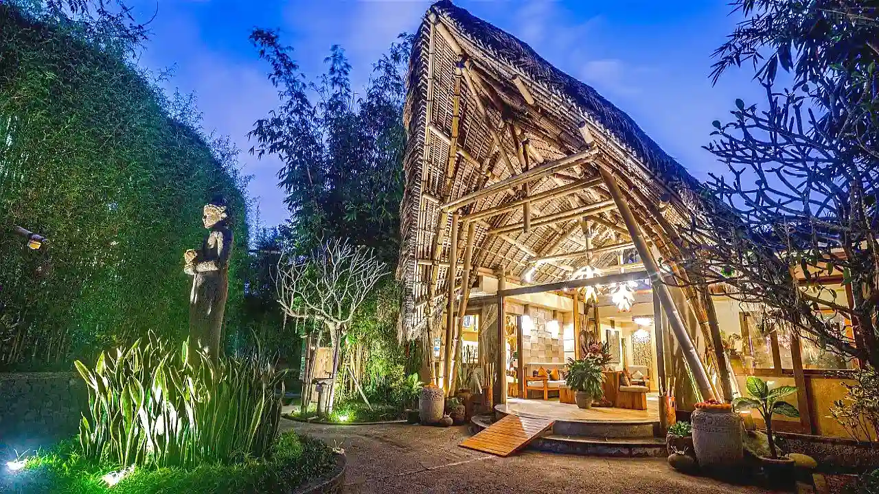 Entree van het resort